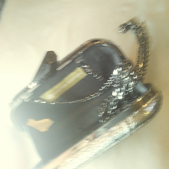 Purse - Picture 4 of 4